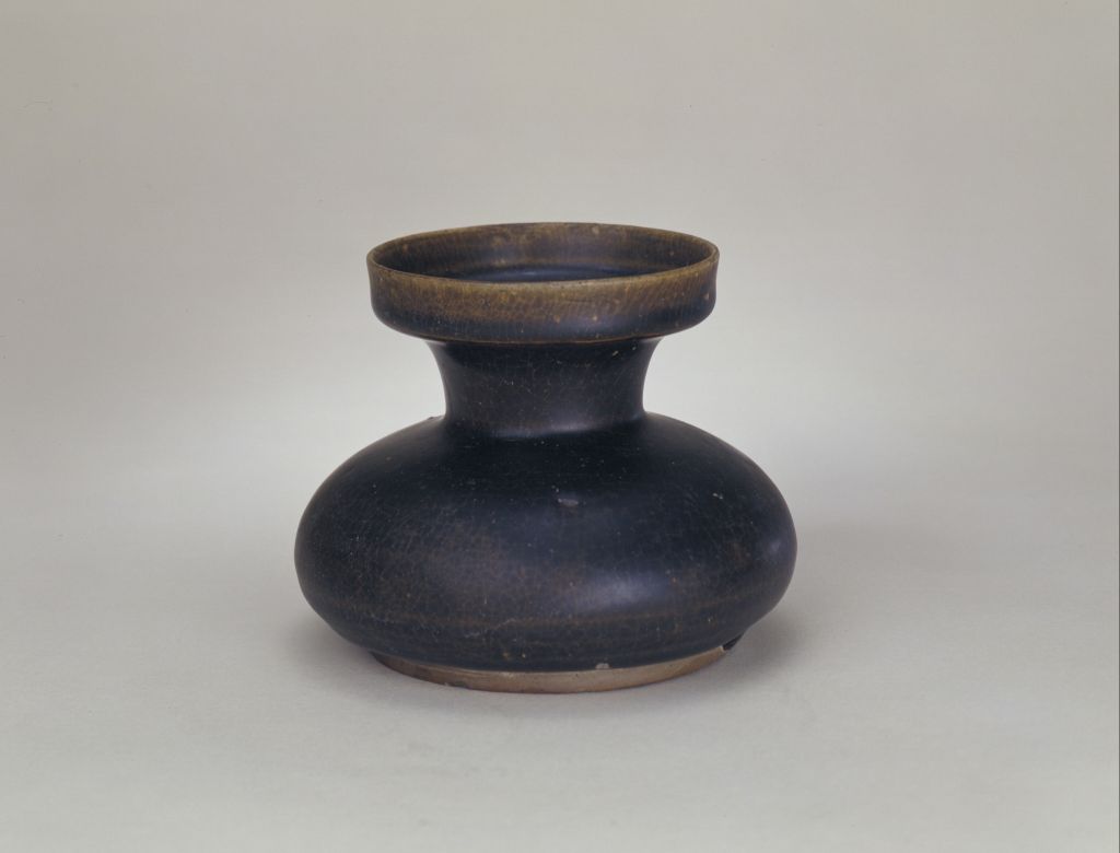 图片[1]-Deqing black glaze spittle pot-China Archive